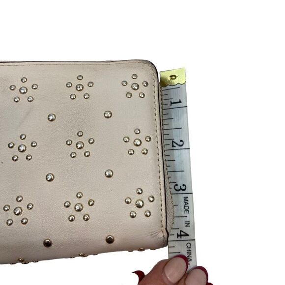 Coach Cream Colored‎ Leather Gold Studded Zipper Wallet - Picture 8 of 14
